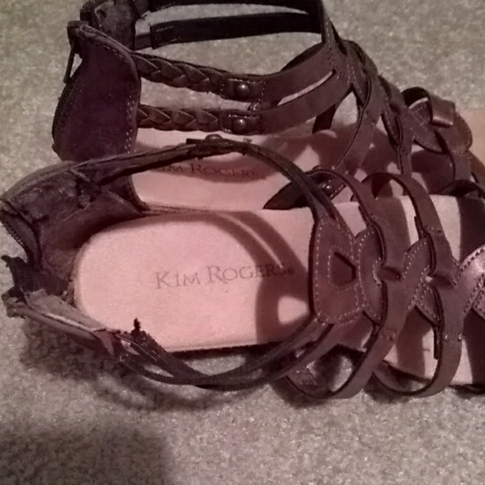 Shoes - Picture 6 of 7